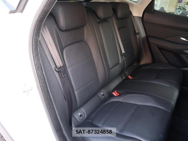 Jaguar E-PACE 2020-10 8361082-13