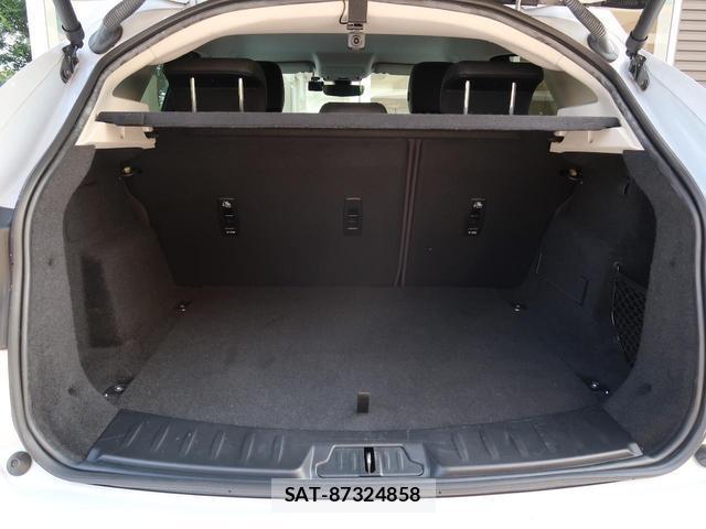 Jaguar E-PACE 2020-10 8361082-14