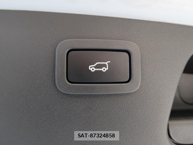 Jaguar E-PACE 2020-10 8361082-9