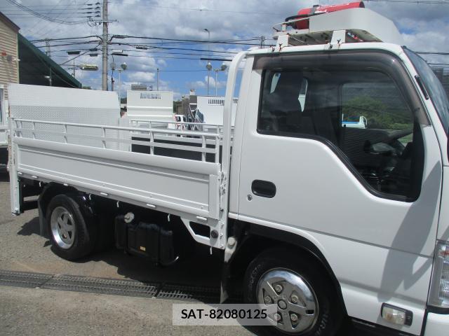 Isuzu ELF TRUCK 2017-07 8361678-12