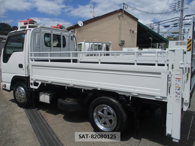 Isuzu ELF TRUCK 2017-07 8361678-13