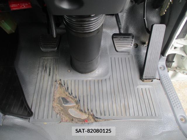Isuzu ELF TRUCK 2017-07 8361678-7