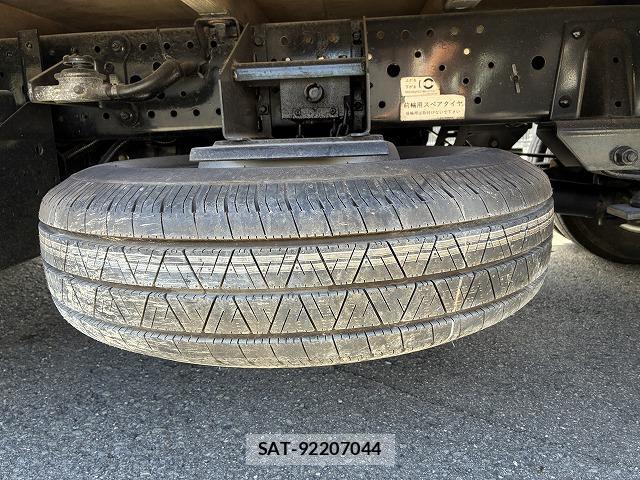 Isuzu ELF TRUCK 2022-06 8363526-12