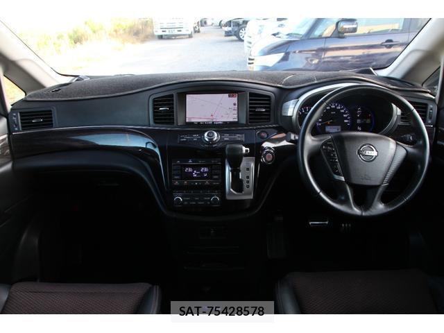 Nissan ELGRAND 2011-11 8360589-1