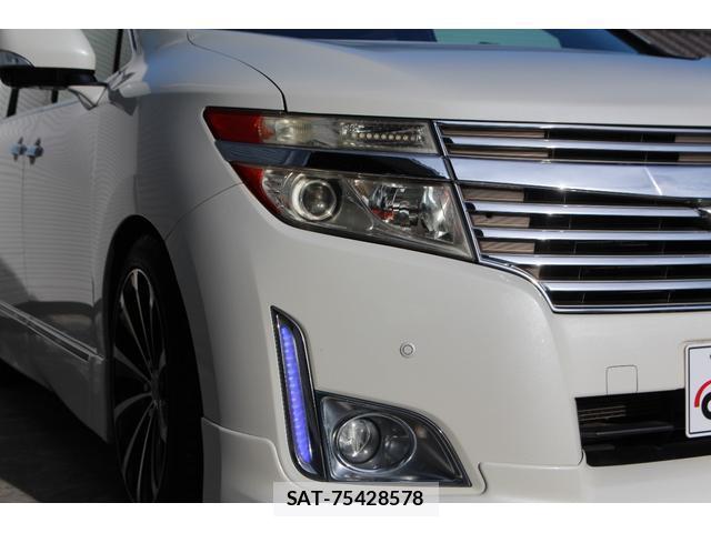 Nissan ELGRAND 2011-11 8360589-12