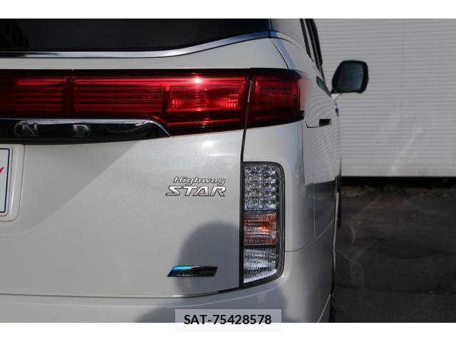 Nissan ELGRAND 2011-11 8360589-13