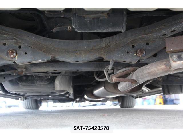 Nissan ELGRAND 2011-11 8360589-16