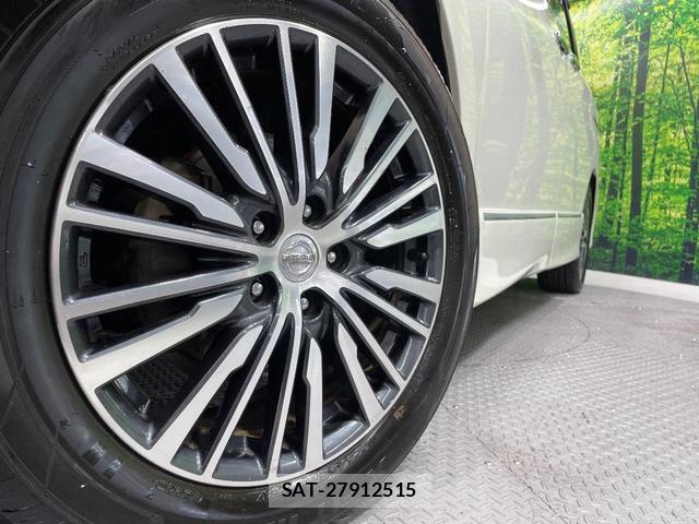 Nissan ELGRAND 2017-09 8360640-14