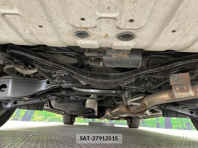 Nissan ELGRAND 2017-09 8360640-18