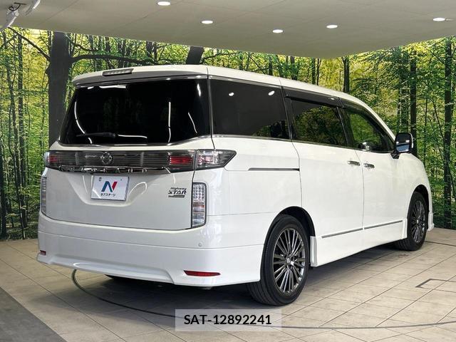 Nissan ELGRAND 2015-08 8360918-17