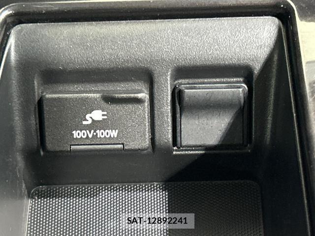 Nissan ELGRAND 2015-08 8360918-6