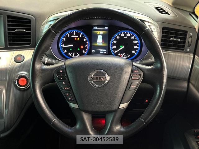 Nissan ELGRAND 2015-10 8361929-11