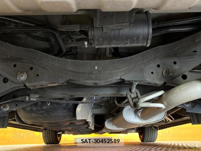 Nissan ELGRAND 2015-10 8361929-19