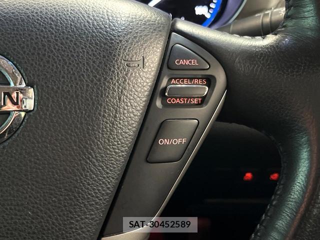 Nissan ELGRAND 2015-10 8361929-5