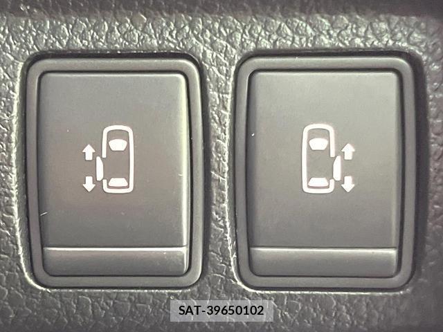 Nissan ELGRAND 2018-10 8362549-5