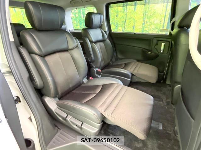 Nissan ELGRAND 2018-10 8362549-8