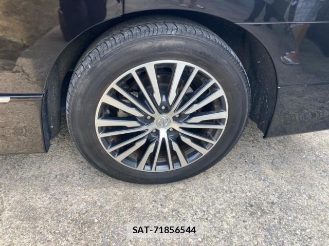 Nissan ELGRAND 2019-11 8362566-3