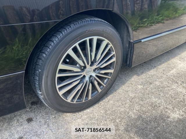 Nissan ELGRAND 2019-11 8362566-4