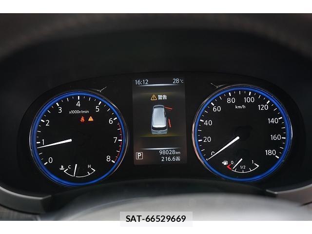 Nissan ELGRAND 2017-02 8363392-14