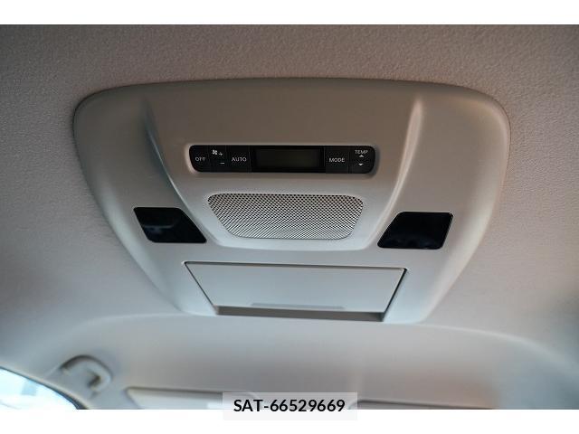 Nissan ELGRAND 2017-02 8363392-15
