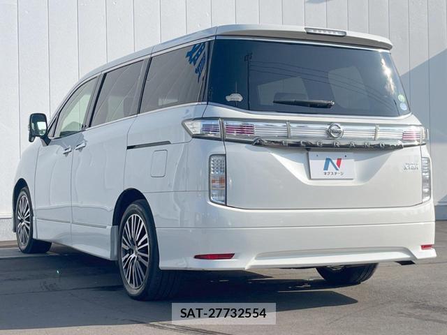 Nissan ELGRAND 2016-06 8363438-2