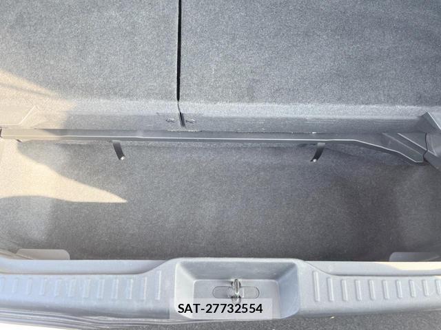 Nissan ELGRAND 2016-06 8363438-5