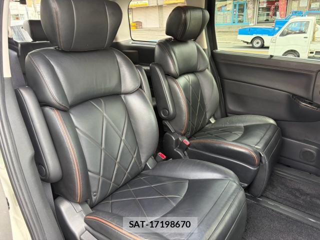 Nissan ELGRAND 2016-10 8363518-10