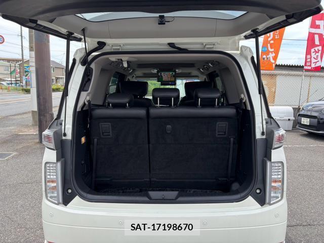 Nissan ELGRAND 2016-10 8363518-12