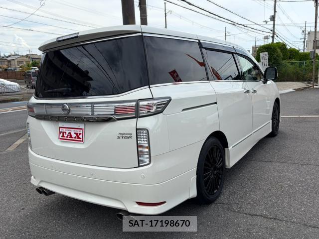 Nissan ELGRAND 2016-10 8363518-2