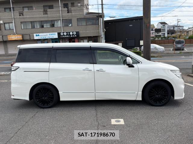 Nissan ELGRAND 2016-10 8363518-8
