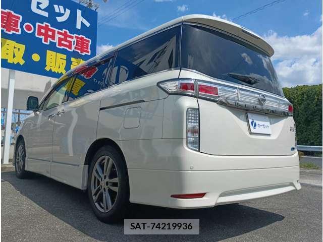 Nissan ELGRAND 2012-01 8363660-16