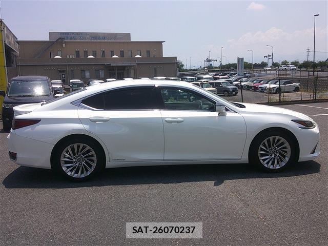 Lexus ES 2019-07 8361446-3