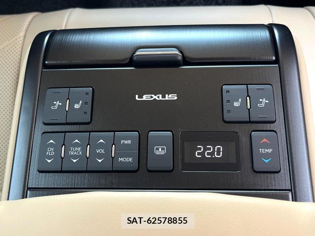 Lexus ES 2020-01 8361564-4