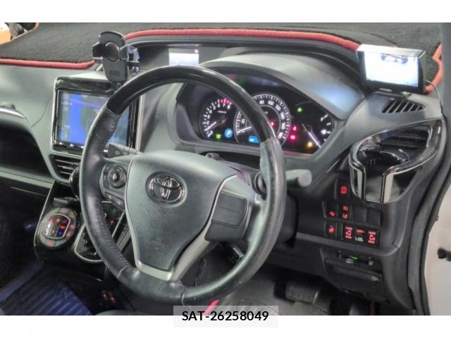 Toyota ESQUIRE 2019-09 8361222-2