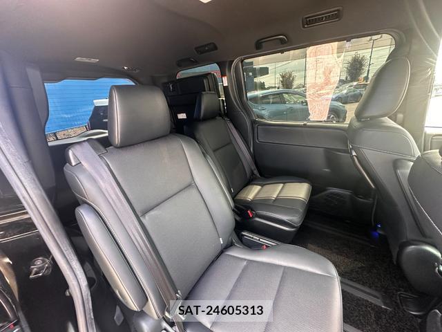 Toyota ESQUIRE 2018-04 8362488-15
