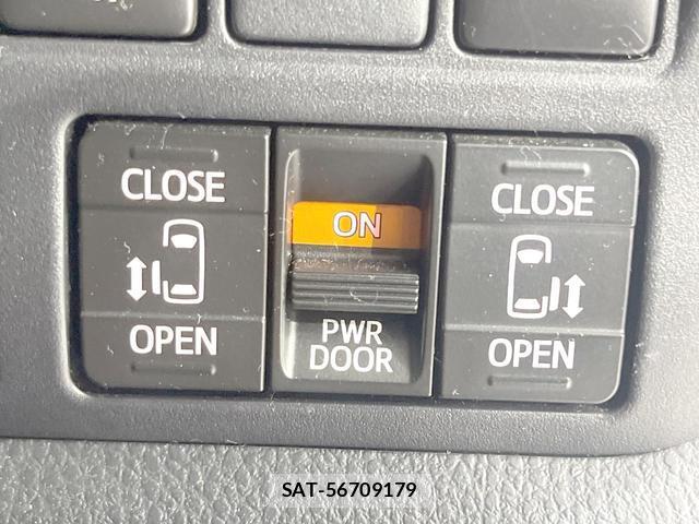 Toyota ESQUIRE 2018-08 8362861-2