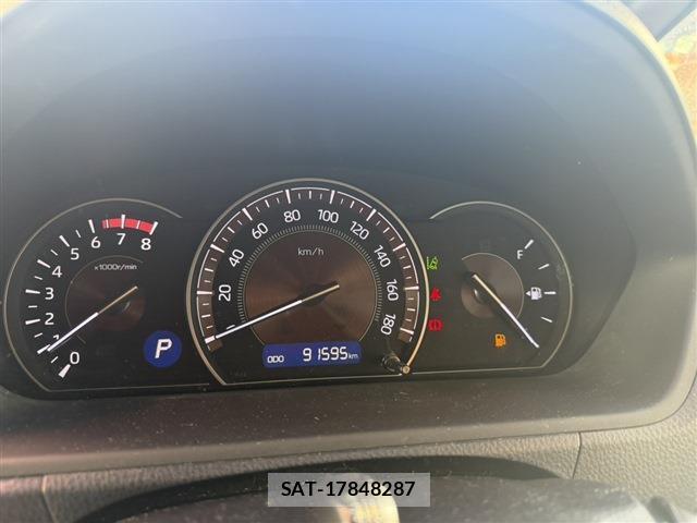 Toyota ESQUIRE 2017-10 8363021-2