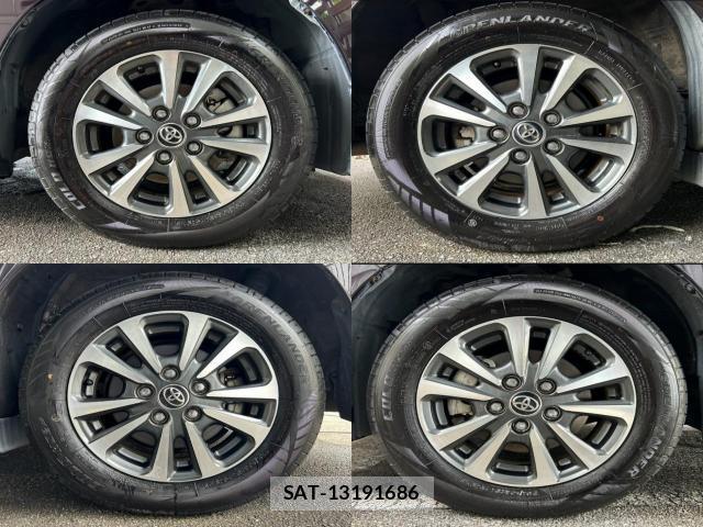 Toyota ESQUIRE 2017-08 8363249-8