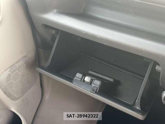 Suzuki EVERY 2016-11 8361853-13