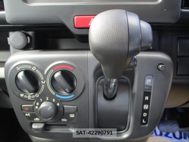 Suzuki EVERY 2026-07 8362916-17