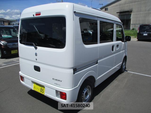 Suzuki EVERY 2026-07 8362918-5