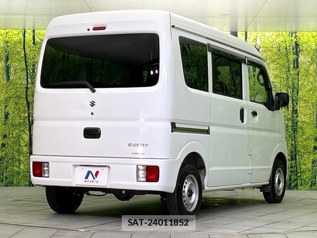 Suzuki EVERY 2023-07 8363035-14