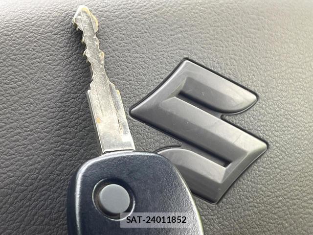 Suzuki EVERY 2023-07 8363035-3