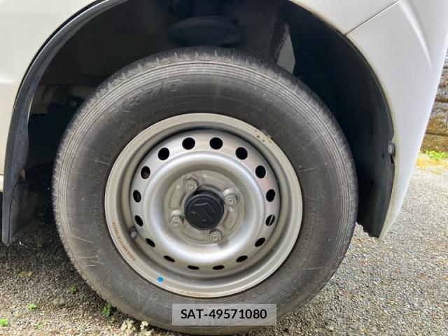Suzuki EVERY 2019-07 8363320-4