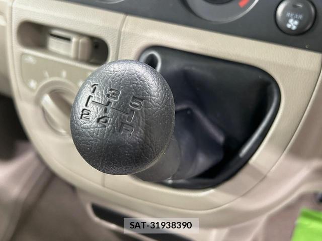 Suzuki EVERY 2014-07 8363583-2