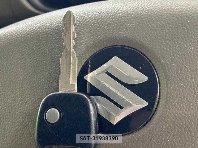 Suzuki EVERY 2014-07 8363583-4