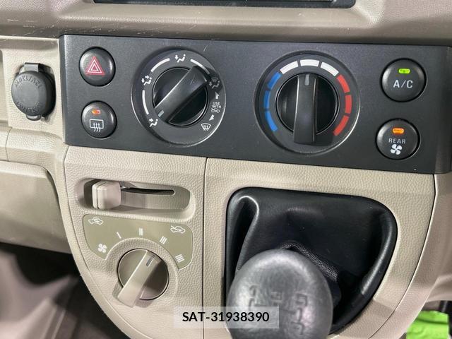 Suzuki EVERY 2014-07 8363583-6