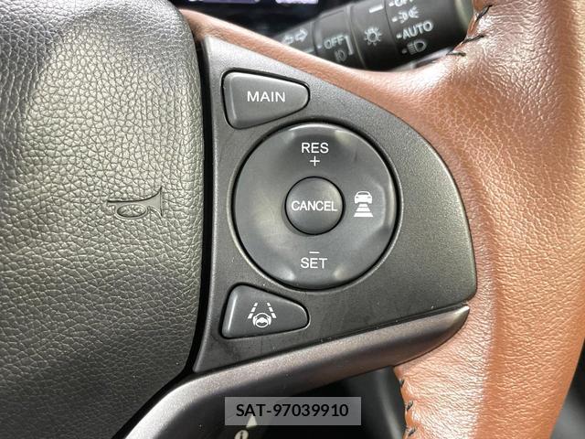 Honda FIT HYBRID 2017-11 8362394-4