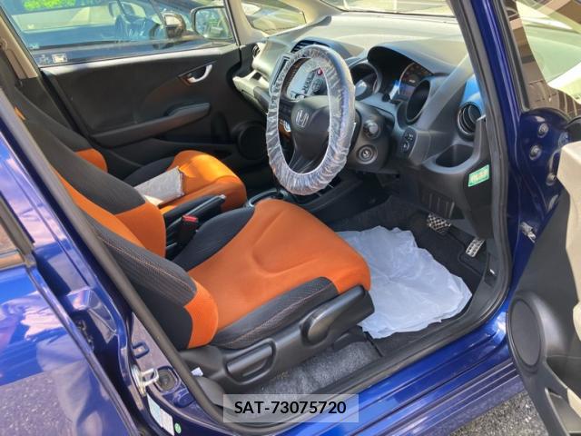 Honda FIT 2010-10 8361703-2