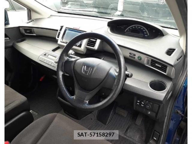 Honda FREED 2013-05 8361297-2